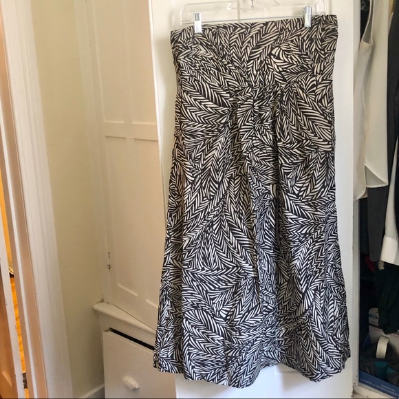 Banana Republic Strapless Dress - Picture 3 of 11